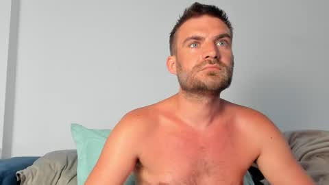 10in_deluxe online show from June 8, 6:47 am
