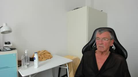 Henk online show from May 17, 11:06 am