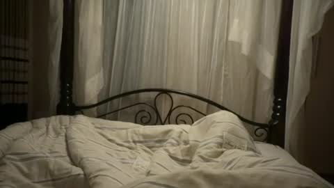 279203756 online show from August 9, 6:03 pm