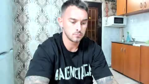 2sexymuscles online show from July 25, 8:49 pm