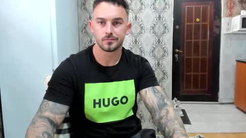 2sexymuscles online show from May 25, 10:05 pm