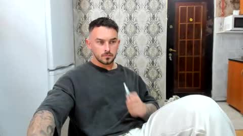 2sexymuscles online show from May 22, 8:47 pm