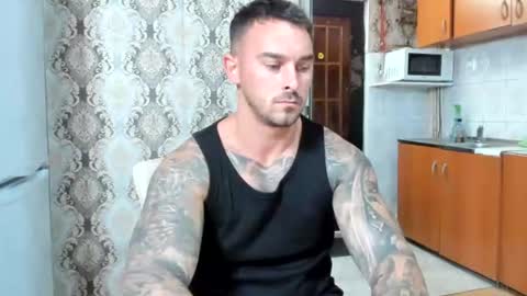 2sexymuscles online show from July 28, 9:25 pm