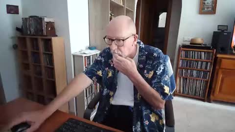  Papi  online show from May 17, 9:16 am