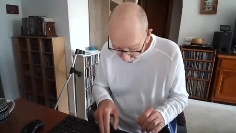  Papi  online show from May 8, 9:43 am