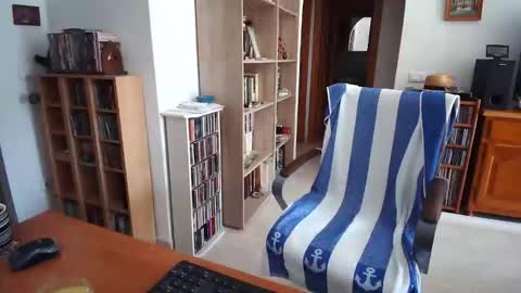  Papi  online show from May 20, 8:43 am