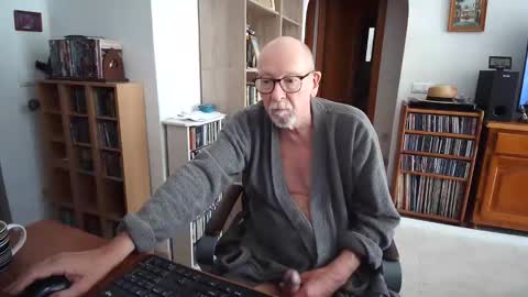  Papi  online show from May 16, 8:55 am