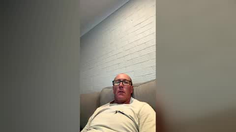 82avareageguy online show from May 20, 10:00 am