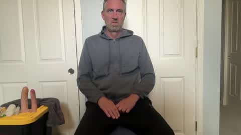 DildoRidingDilf online show from July 25, 9:00 pm