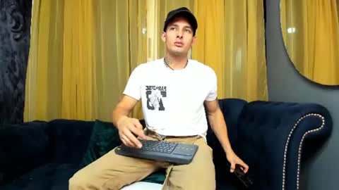 Angel Rivera online show from July 5, 1:09 am