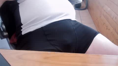 _boboss1975 online show from August 7, 12:45 pm