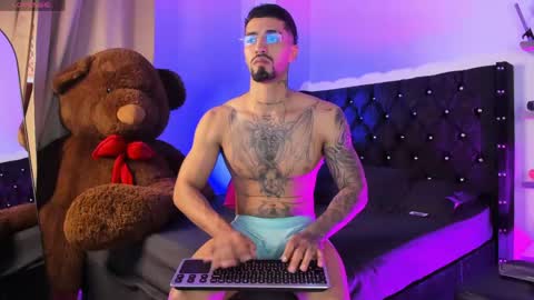 Duriel online show from May 9, 10:44 pm