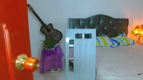 santi online show from May 1, 2:37 am