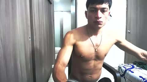 Juan Pablo-independent model online show from August 4, 5:02 am