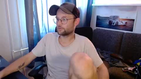 _whoisthatguy_ online show from May 27, 5:21 pm