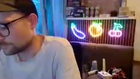 _whoisthatguy_ online show from August 7, 6:14 pm