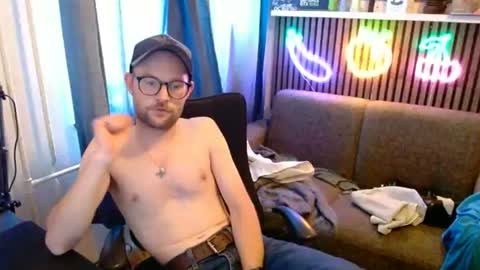 _whoisthatguy_ online show from July 7, 4:00 pm