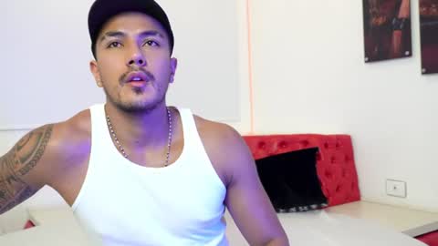 Aaron  online show from August 4, 3:34 am