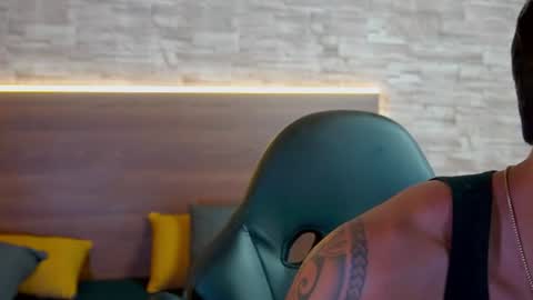Aaron  online show from June 11, 2:11 am