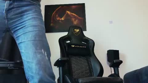 Aaron online show from August 3, 9:04 am