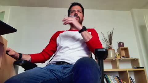 Aaron online show from May 10, 9:21 am