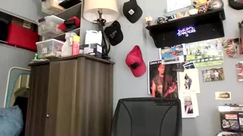 AJ online show from June 5, 2:56 pm