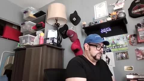 AJ online show from June 3, 10:04 pm