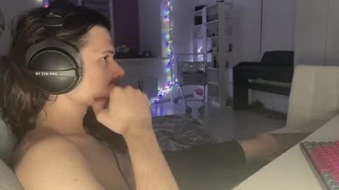 hi  cum in pvt noi extra tip online show from April 30, 6:59 pm