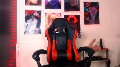 abraham_linares online show from July 16, 11:45 pm