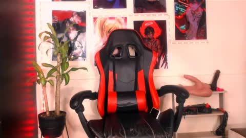 abraham_linares online show from July 15, 9:05 am