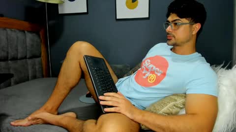 adam clarke online show from April 28, 1:22 am