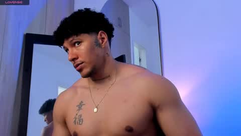 adambrocs1 online show from May 10, 3:13 pm