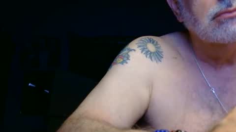 add_me_2 online show from June 6, 7:03 am