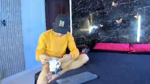 Adrian W  online show from July 20, 7:59 pm