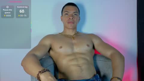 adriel_escalante online show from May 14, 2:31 am