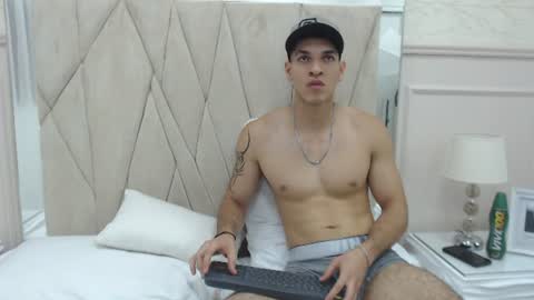 Adrien Monteiro online show from July 16, 11:17 am