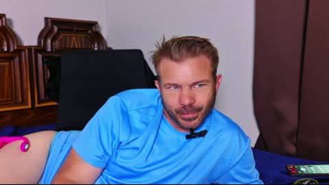 Blue Eyed Handsome Man online show from June 11, 2:00 am