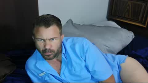 Blue Eyed Handsome Man online show from July 13, 1:35 pm