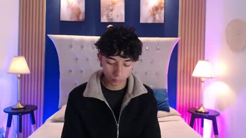 Aiden online show from July 3, 1:06 pm