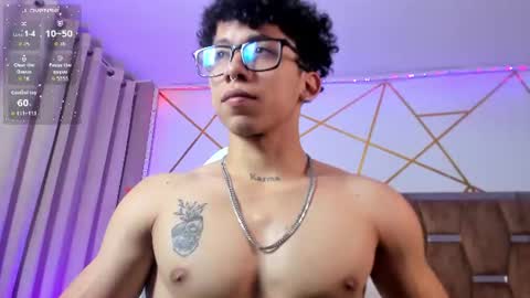 akazaboy online show from July 25, 4:53 am