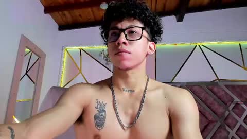 akazaboy online show from July 19, 5:57 am