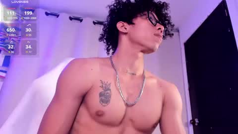 akazaboy online show from June 12, 9:23 pm