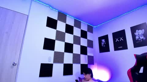 Alan Boy online show from May 17, 1:03 am