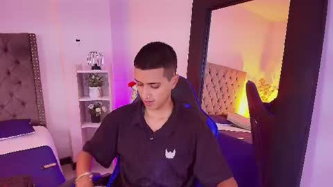 alan_colthon online show from July 7, 4:01 am