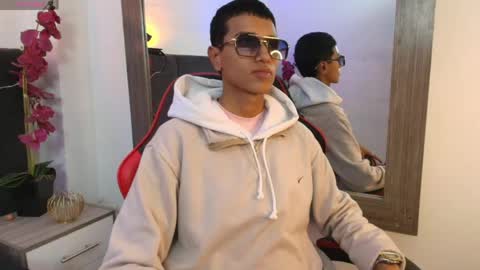 alan_colthon online show from June 5, 4:06 am