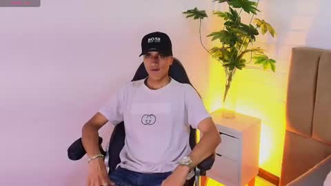 alan_colthon online show from July 5, 4:05 am