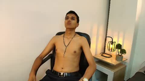 alan_colthon online show from June 20, 5:23 am