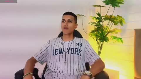 alan_colthon online show from July 3, 4:51 am