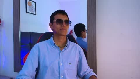 alan_colthon online show from June 21, 7:36 am