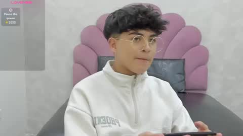 alan_twink12 online show from July 7, 7:34 am